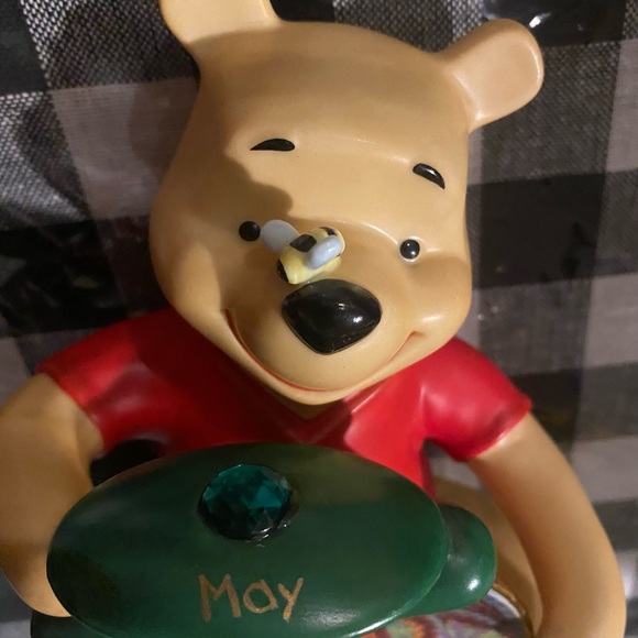 Winnie the Pooh - Bradford Exchange - Pooh's Birthstones A0730 MAY Vintage 🍯 - Picture 9 of 11